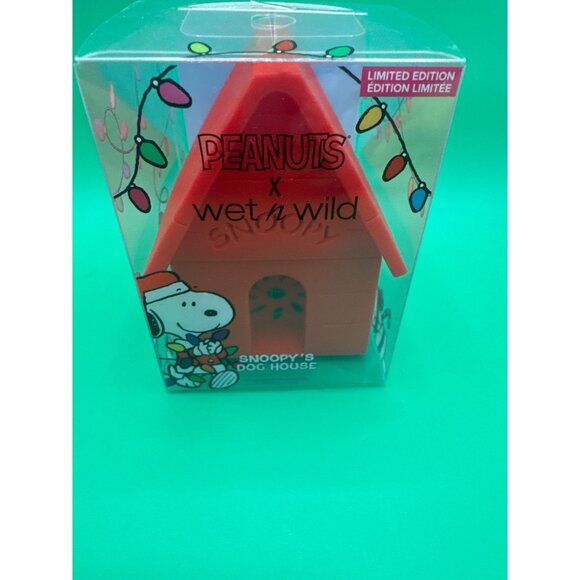 Peanuts X Wet N Wild Other - Peanuts X Wet N Wild Limited Edition Snoopys Dog House Makeup Sponge Case